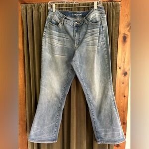 Lands end size 12 tall flare bottom crop jeans. Very nice stretch to these.
